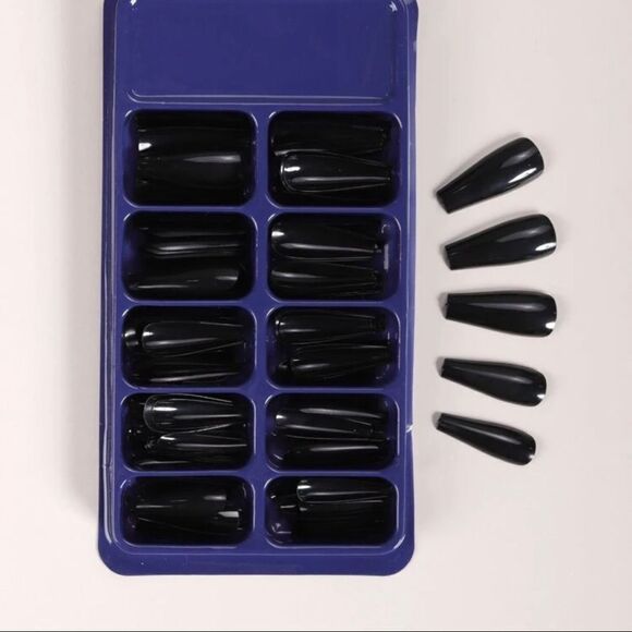 Black Press On Nails - Picture 5 of 5